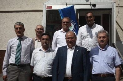 Eğitim-Bir-Sen Yetki Bayrağını Gökyüzüne Dikti