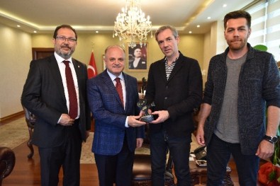Festival Ekibinden Vali Çakacak'a Ziyaret