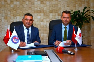 Gelibolu Tarihi Alan Başkanlığı İle ÇOMÜ Arasında İşbirliği Protokolü İmzalandı