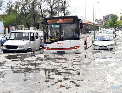 İzmir'de yoğun yağış