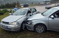 Karabük'te Trafik Kazası Açıklaması 4 Yaralı