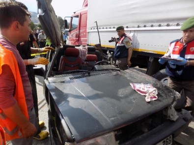 Karacasu'da Kaza, Otomobil Sürücüsü Sıkıştığı Araçta Hayatını Kaybetti