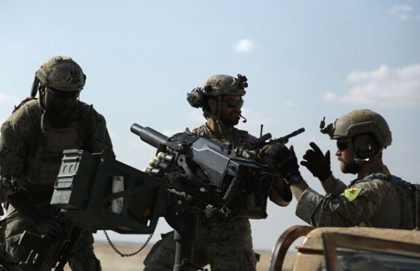 ABD askerlerinde YPG arması