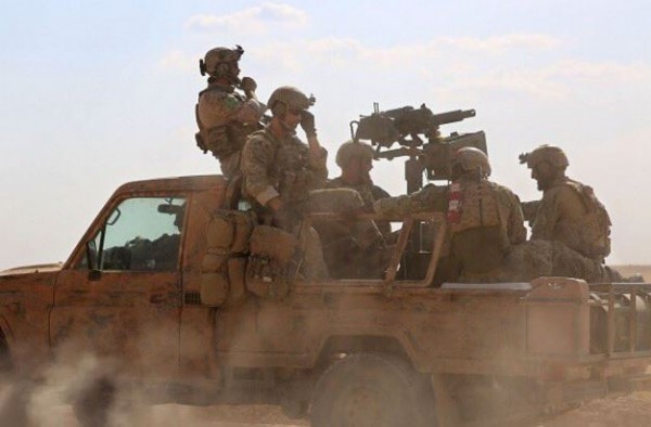 ABD askerlerinde YPG arması