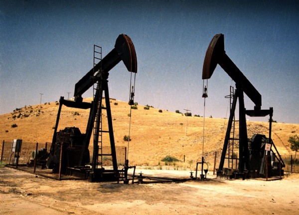 Petrolün varili bu yıl ilk kez 50 doları aştı