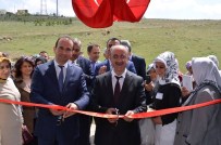 Başkan Gülcüoğlu Güllüce'de Yıl Sonu Sergisinin Açılışını Yaptı