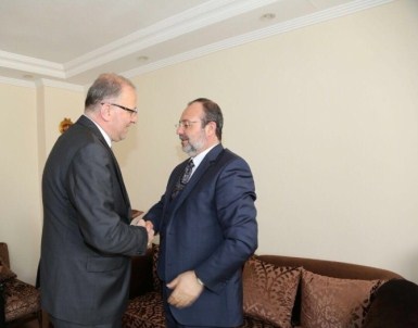 Görmezden Nejat Koçer'e Taziye Ziyareti