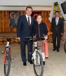 Kitap Okudular, Bisikleti Kaptılar