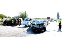 MERVE TOY - Öğrenci Servisi Otomobille Çarpıştı: 2 Ölü, 14 Yaralı