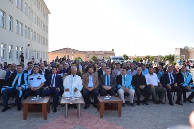 Sındırgı MYO'da Mezuniyet Coşkusu