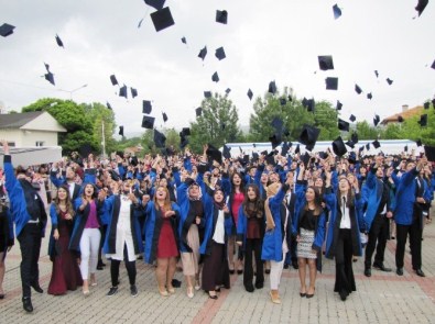 Hisarcık MYO'da Mezuniyet Sevinci