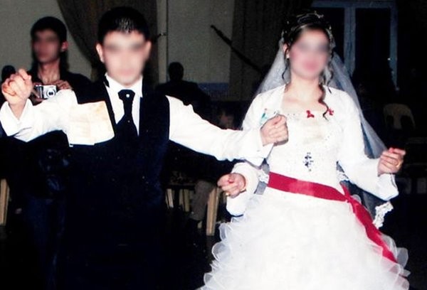 'Uyuşturucu satma' diyen karısını benzinle yaktı!