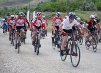 BİSİKLET YARIŞI - Bisiklet Ve Yamaç Paraşütü Şenliği Düzenlendi
