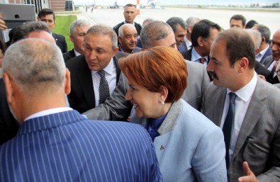 Meral Akşener'e Erzurum'da Coşkulu Karşılama