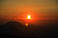 NEMRUT DAĞI - Nemrut Dağı'nda Büyüleyen Renkler