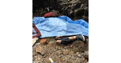 Yolcu Otobüsü Kayalara Çarptı Açıklaması 2 Ölü