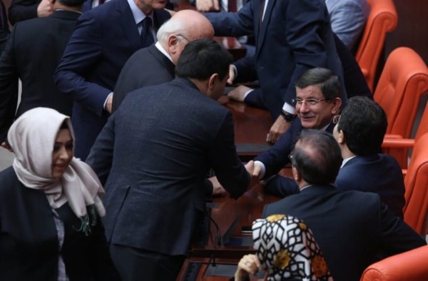 Davutoğlu Başbakanlık sonrası ilk kez Meclis'te