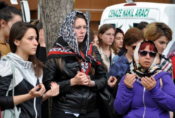 Formasıyla son yolculuğuna uğurlandı
