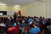 AKŞEHİR BELEDİYESİ - Akşehir'de Yazarlar Öğrencilerle Buluştu