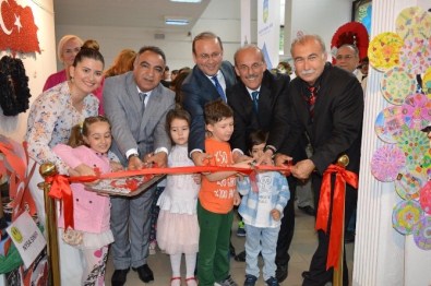 Başak Montessori Çocuk Akademisi'nin Yılsonu Sergisi Beğenildi