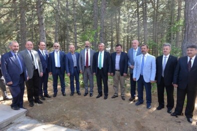 Başkan Erol Yarar Açıklaması Murat Dağı Türkiye'nin Önemli Kayak Merkezlerinden Birisi Olacak