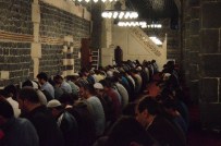 Diyarbakır'da Camilerde Kandil Yoğunluğu