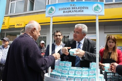 Edirne'de 15 Bin Kandil Simidi Dağıldı