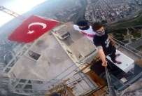 3. KÖPRÜ - En yüksek binada Türk bayrağı dalgalandırdılar