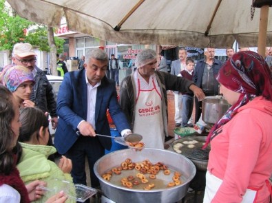 Hisarcık Belediyesi Kandil Lokması Dağıttı