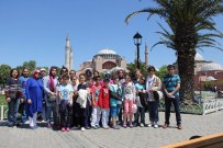 ABDULLAH DEMIR - Hoca Ahmet Yesevi İlkokulu Öğrencileri İstanbul'u Gezdi