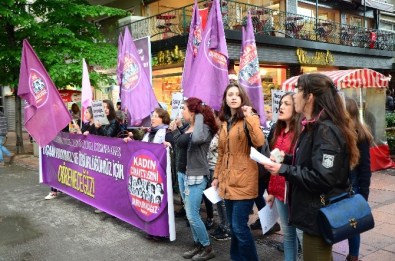 Kadın Cinayetlerini Durduracağız Platformu'ndan 'Taciz' Eylemi