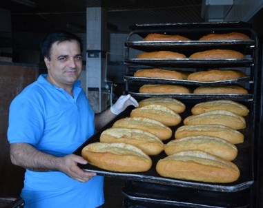 Korkuteli'de Ekmek Ve Simit 1 TL Oldu