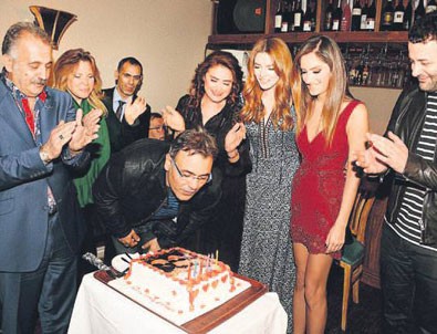 Mesut Yar 49'uncu yaşını kutladı