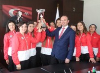 HACETTEPE - ODÜ Bayan Hentbol Takımı'ndan Şampiyonluk Başarısı