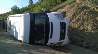 Öğrenci servisi devrildi: 6 yaralı