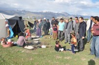 SÜLEYMAN KAHRAMAN - Vali Kahraman, Tarım İşçilerini Ziyaret Etti