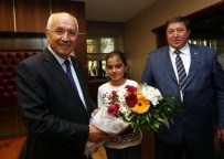 PUZZLE - Yaşar, Minik Hemşehrilerini Makamında Ağırladı