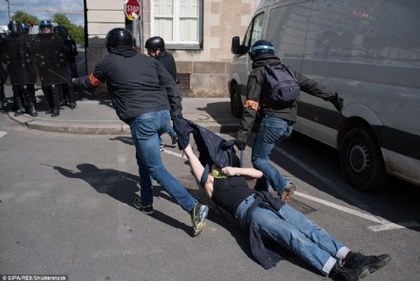 Dışişleri'nden Fransa açıklaması: Endişe duyuyoruz