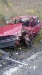 İSKILIPLI ATıF HOCA - İki Otomobil Kafa Kafaya Çarpıştı Açıklaması 5 Yaralı