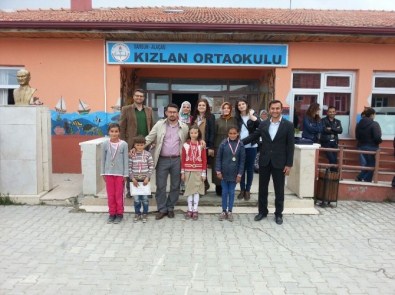 'İyilik Yap Kutuya AT, Arkadaşın Bilmezse Öğretmenin Bilir' Projesi