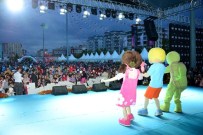 FİLM GÖSTERİMİ - Konya Çocuk Festivali On Binlerce Çocuğu Ağırladı