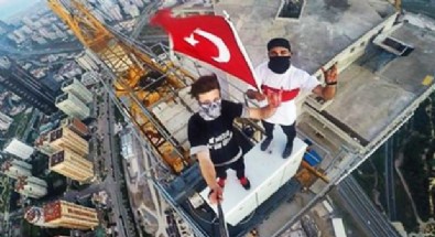 Perili Köşk'e çıkan Pavel Smirnov çatıdan düştü