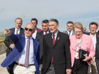 Sancar, Kanuni Sultan Süleyman Köprüsü'ne Hayran Kaldı