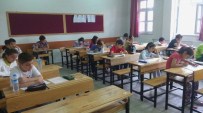 YUSUF YıLDıZ - Türkiye Petrolleri Ortaokulu Tümaf Sınavı Yaptı