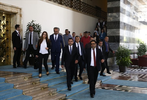 Demirtaş istifa istedi