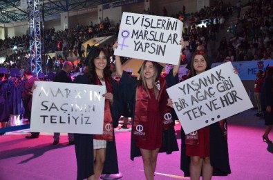 Anadolu Üniversitesi'nde Mezuniyet Coşkusu Devam Ediyor