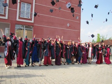 Hisarcık Anadolu Lisesi'nde Mezuniyet Coşkusu