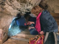 NAPOLI - İtalyan Bilim Adamları, Dünyanın En Büyük Yeraltı Şehir Yerleşimini Gezdi