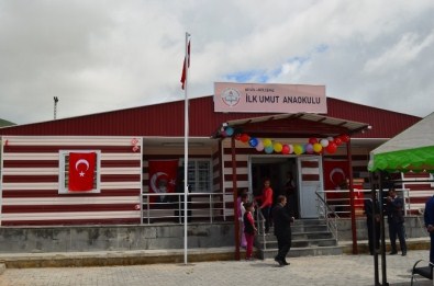 Lc Waikiki Adilcevaz'daki Çocuklara Umut Oldu