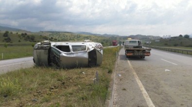 Tosya'da Otomobil Takla Attı Açıklaması 4 Yaralı